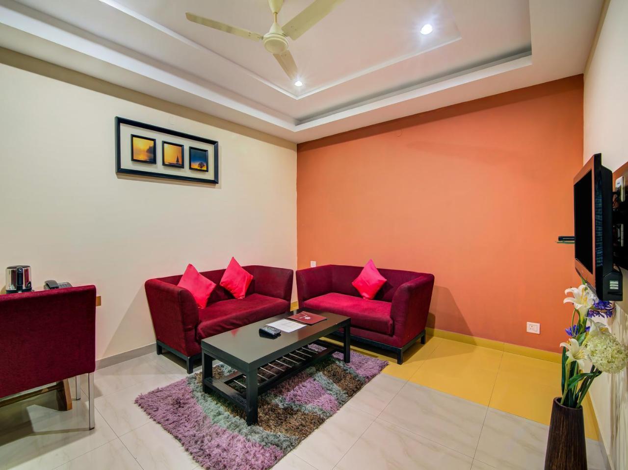 Gardeenia Comfortes Suites-Fully Vaccinated Staff Kammasandra Екстериор снимка